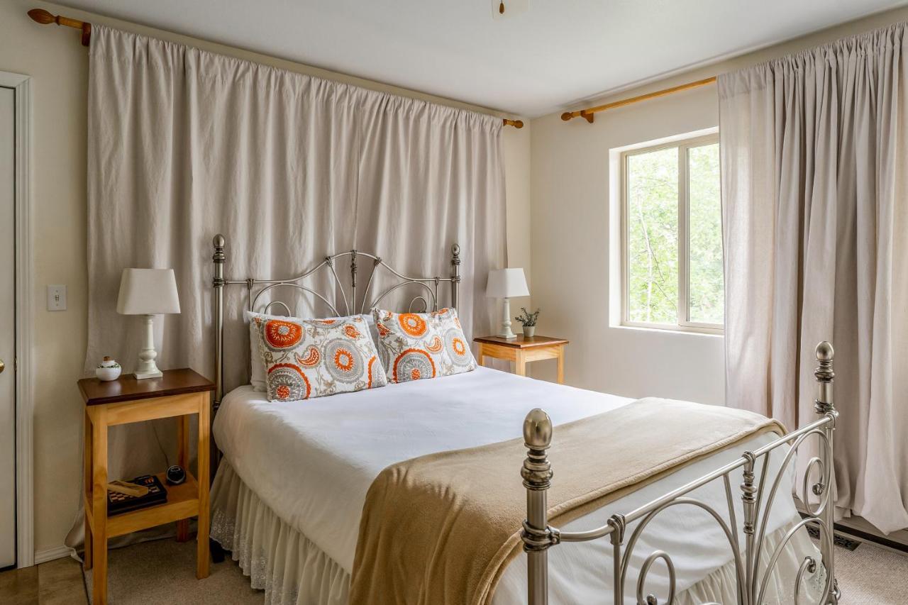 Yenne Point Studio Hotel Bigfork Luaran gambar