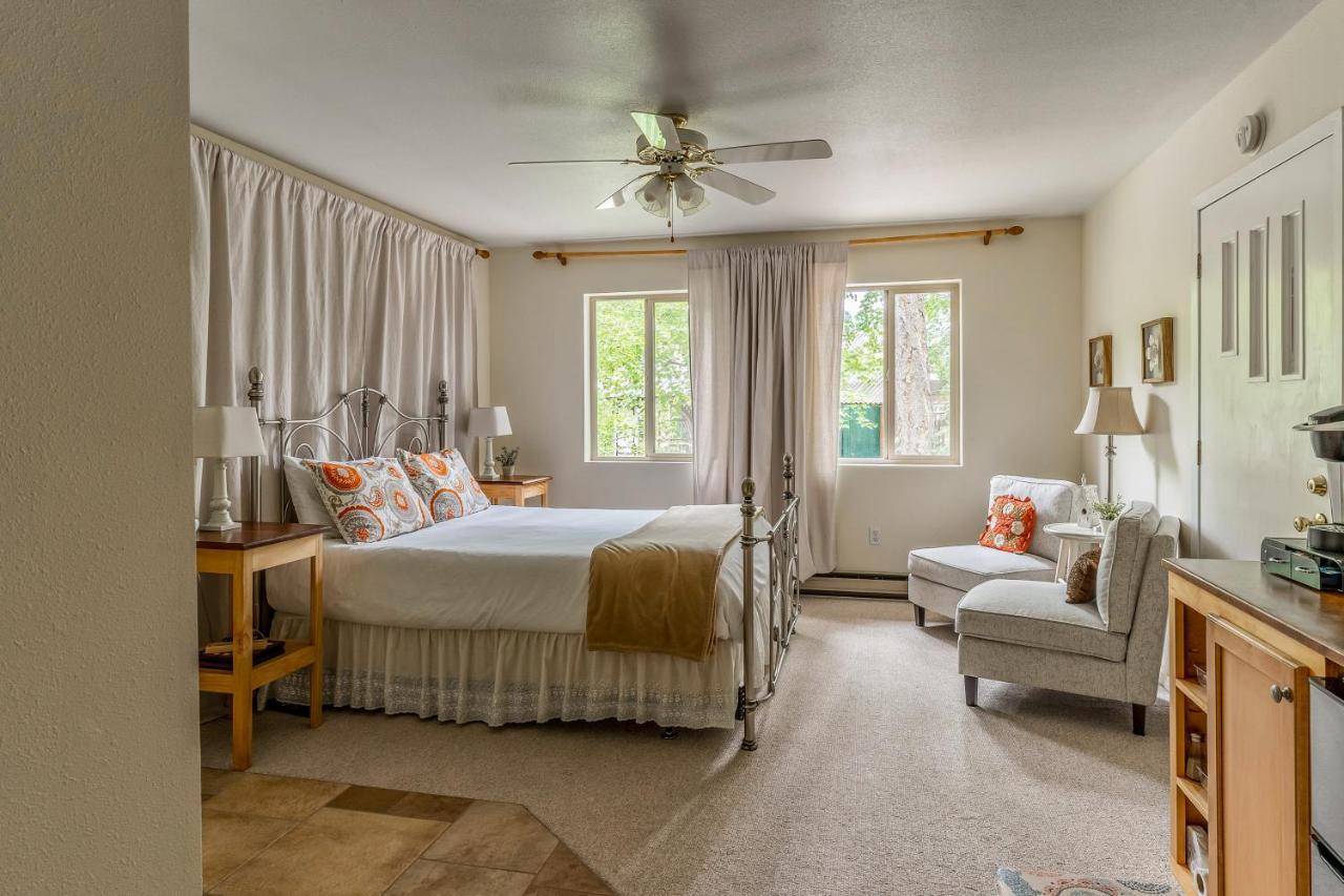 Yenne Point Studio Hotel Bigfork Luaran gambar